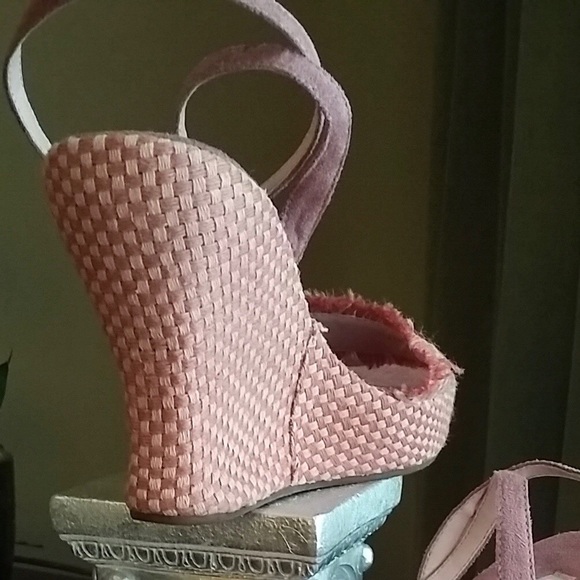 NWOT Pink wedge sandals; W:8.5 - Picture 6 of 10